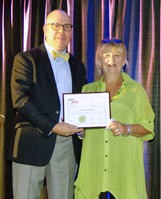 Penny Watier receiving the 2015 CITT Supplier (Corporate) Achievement Award